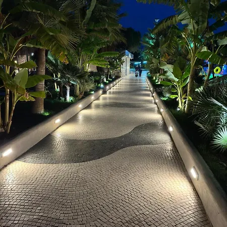 Gjiri I Lalzit Lura 3 Toni Daire Dıraç